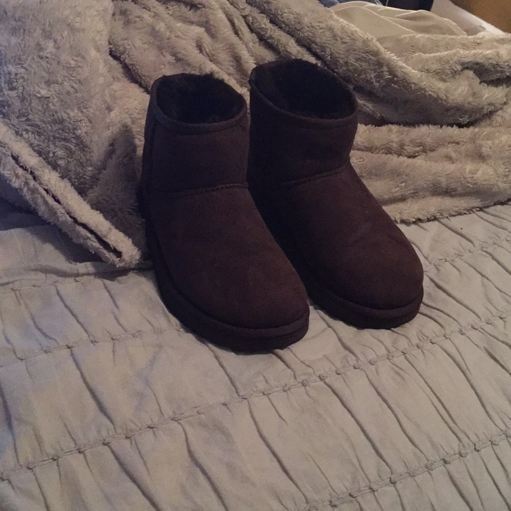 Ugg Classic Mini in Chocolate